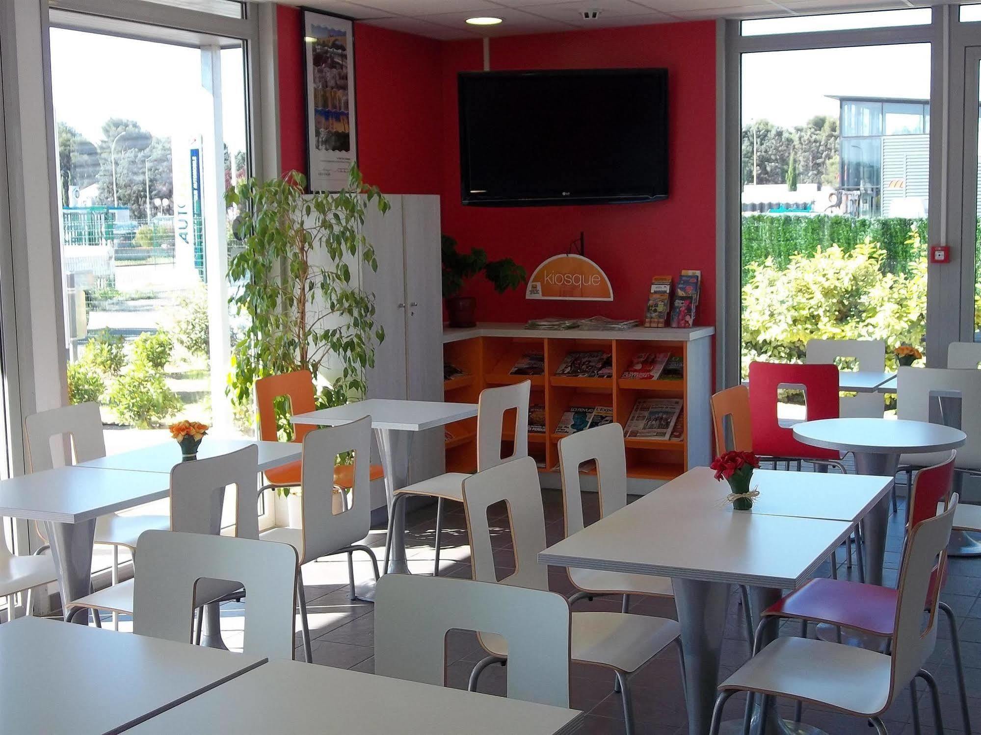 Premiere Classe Avignon Parc Des Expositions Екстер'єр фото